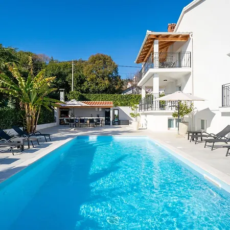 Palma-4 By Interhome *