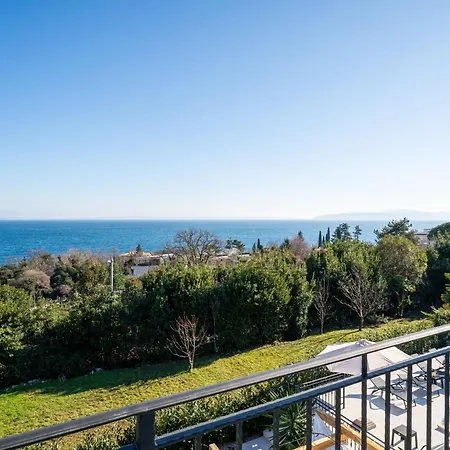 Palma-4 By Interhome * לובראן