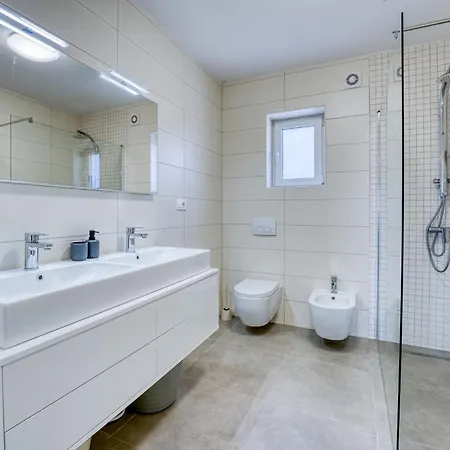 Palma-4 By Interhome * לובראן